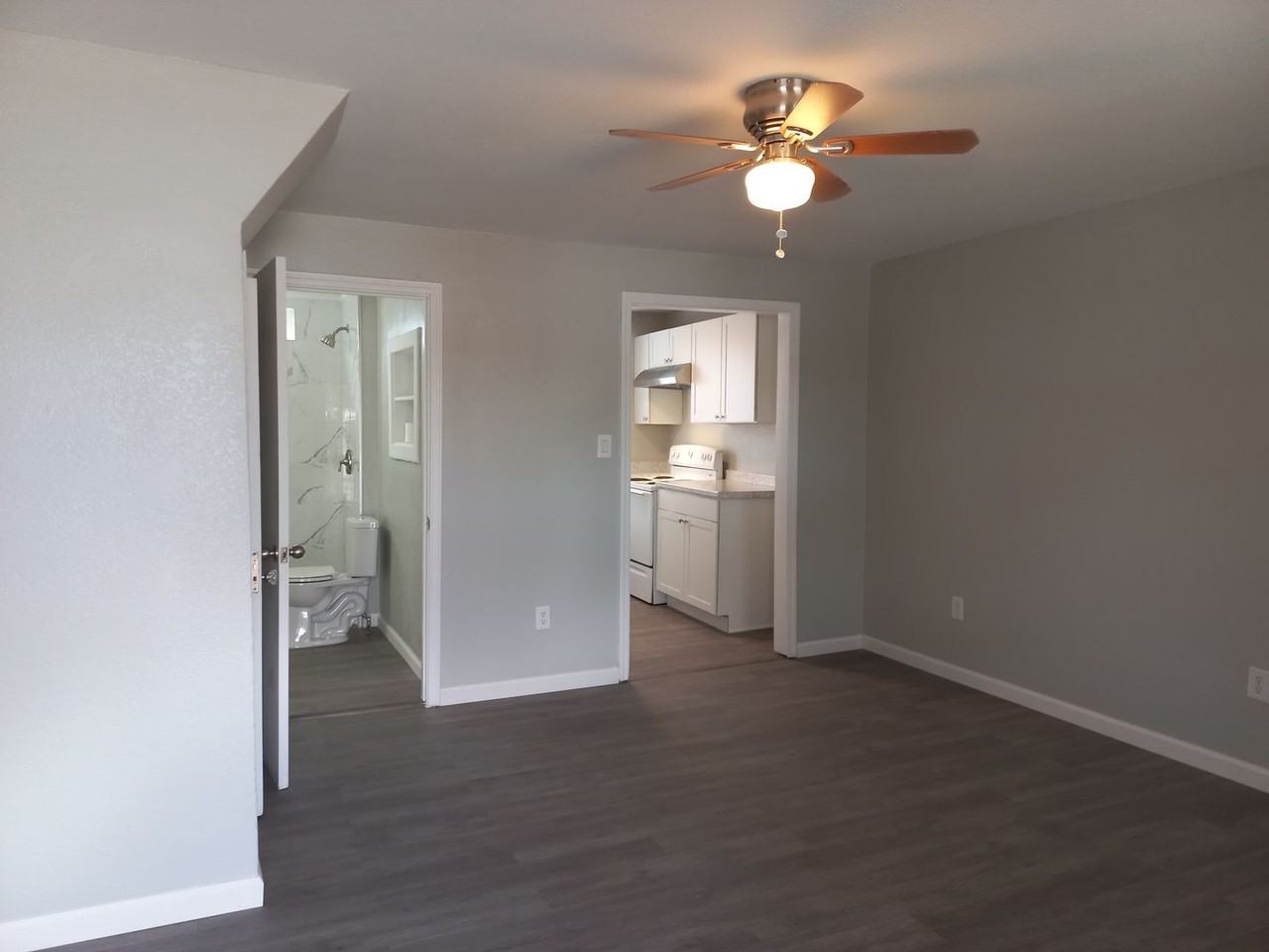 747 Willow St - Photo 3 of 12