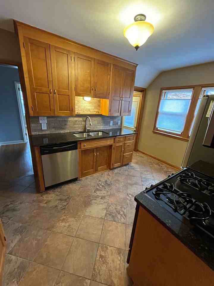 5923 Chicago Ave - Photo 2 of 20