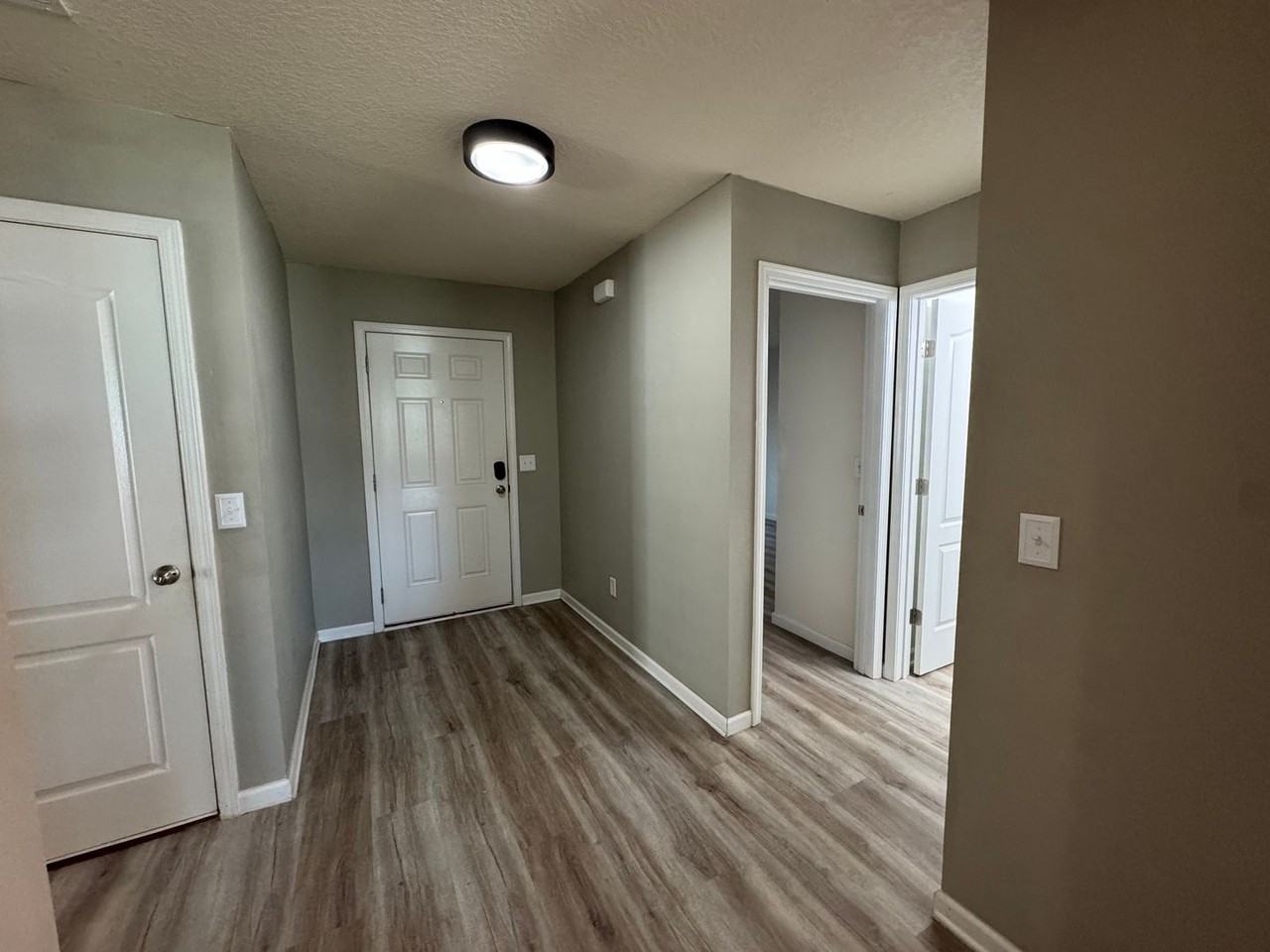 217 Brooklet Cir - Photo 2 of 36