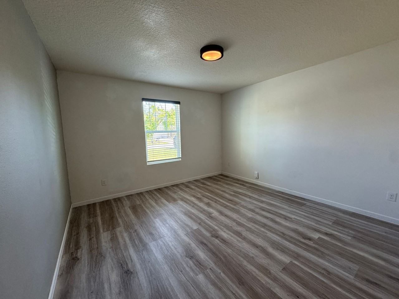 217 Brooklet Cir - Photo 4 of 36