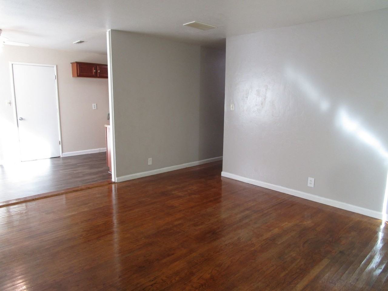 1642 Dover Ave - Photo 4 of 9