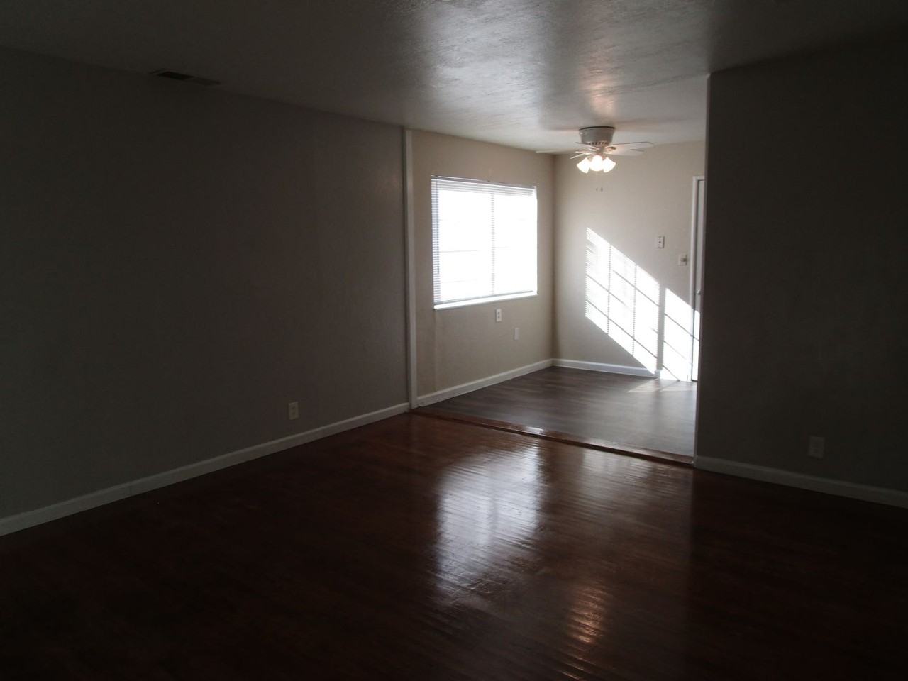 1642 Dover Ave - Photo 5 of 9