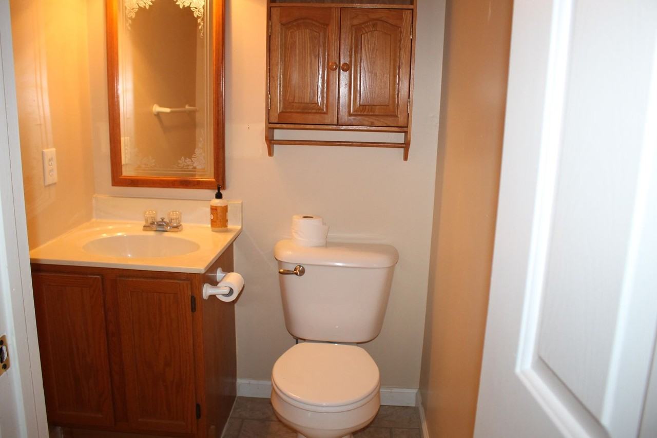 24 Ovelton Ave - Photo 4 of 8