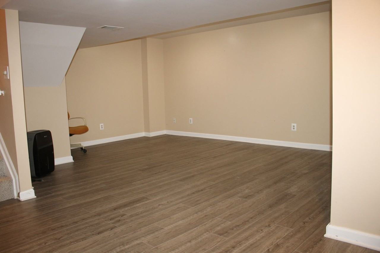 24 Ovelton Ave - Photo 7 of 8