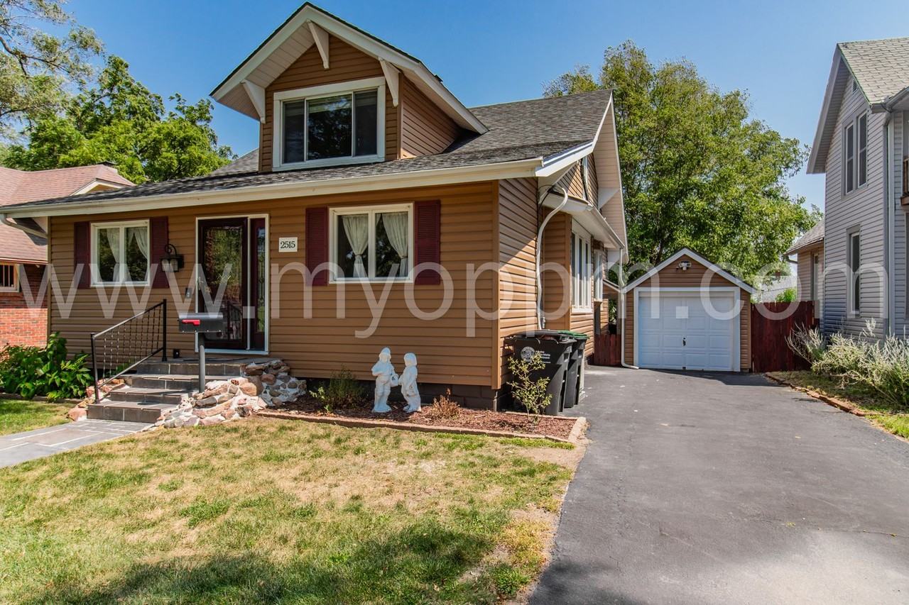 2515 Hanscom Blvd - Photo 2 of 41