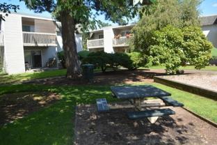 411 Lee St Sw - Photo 1 of 1