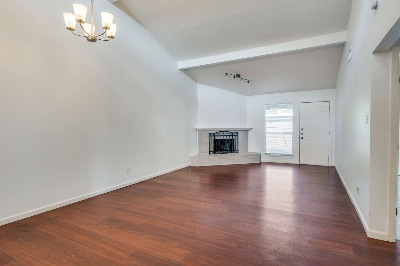 2735 Saint George Pl - Photo 2 of 12