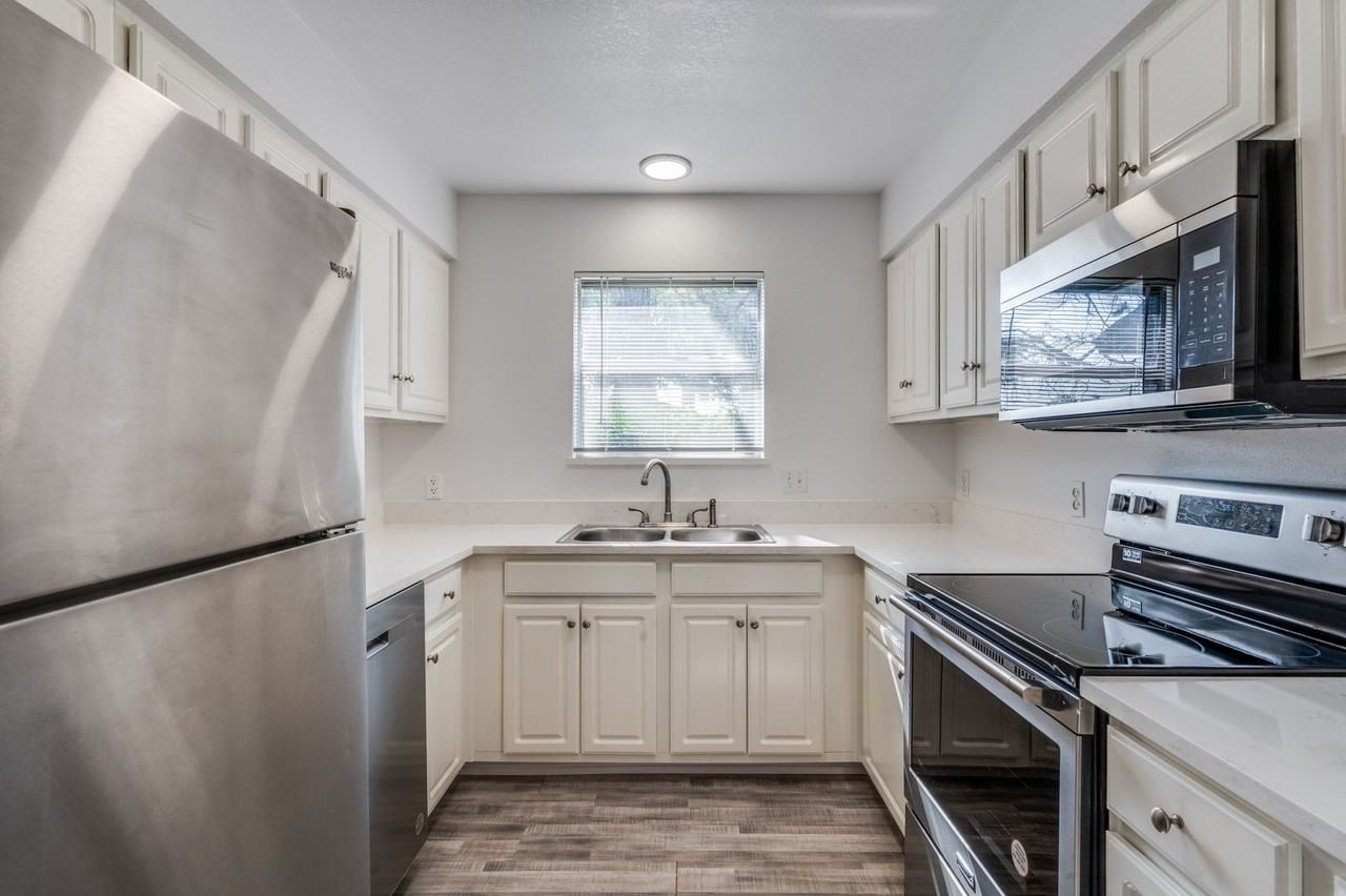 2735 Saint George Pl - Photo 4 of 12