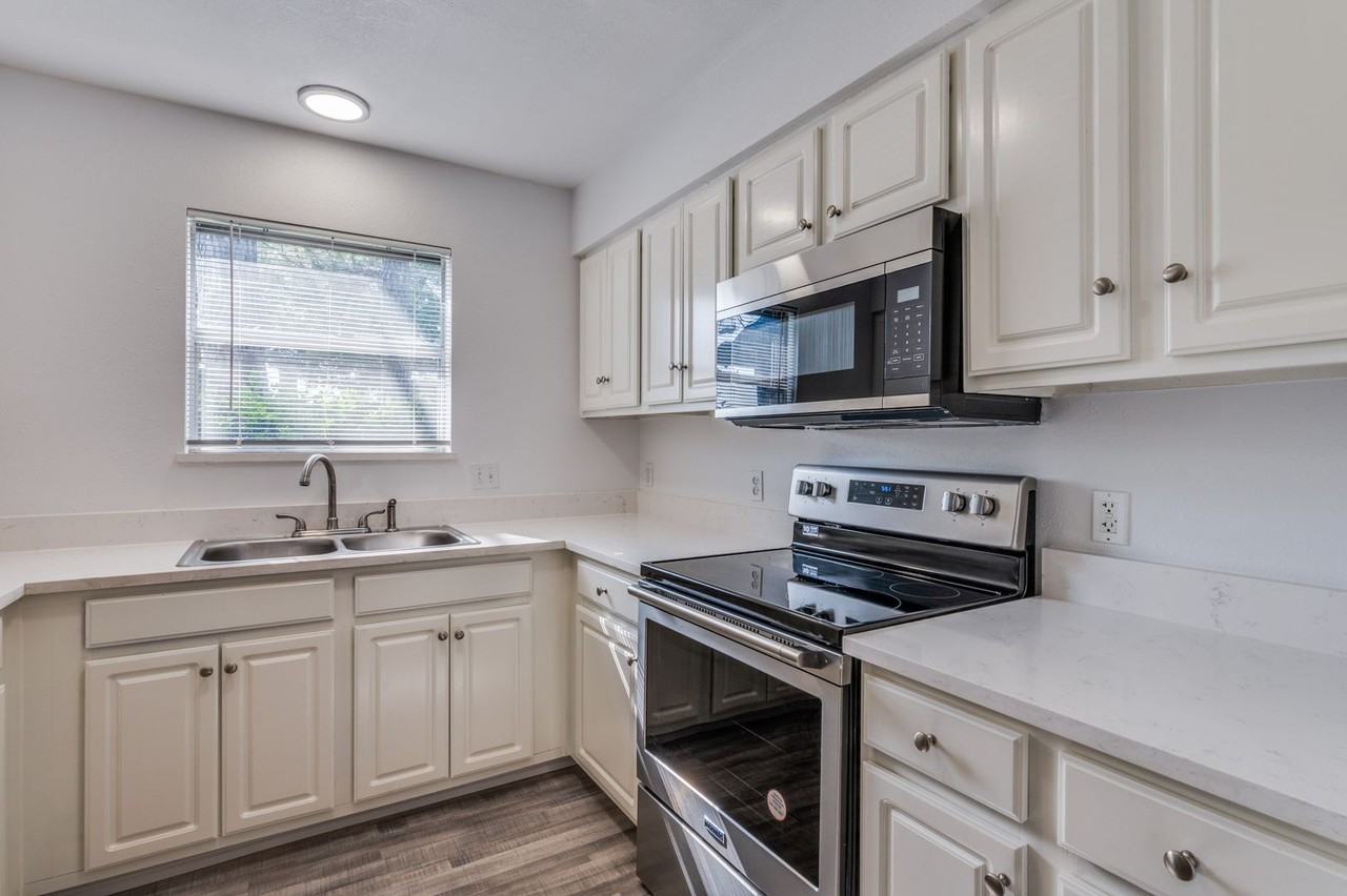 2735 Saint George Pl - Photo 5 of 12