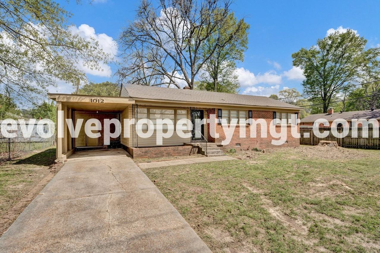1012 Mount Moriah Rd - Photo 2 of 24