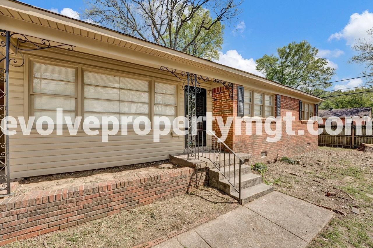 1012 Mount Moriah Rd - Photo 3 of 24