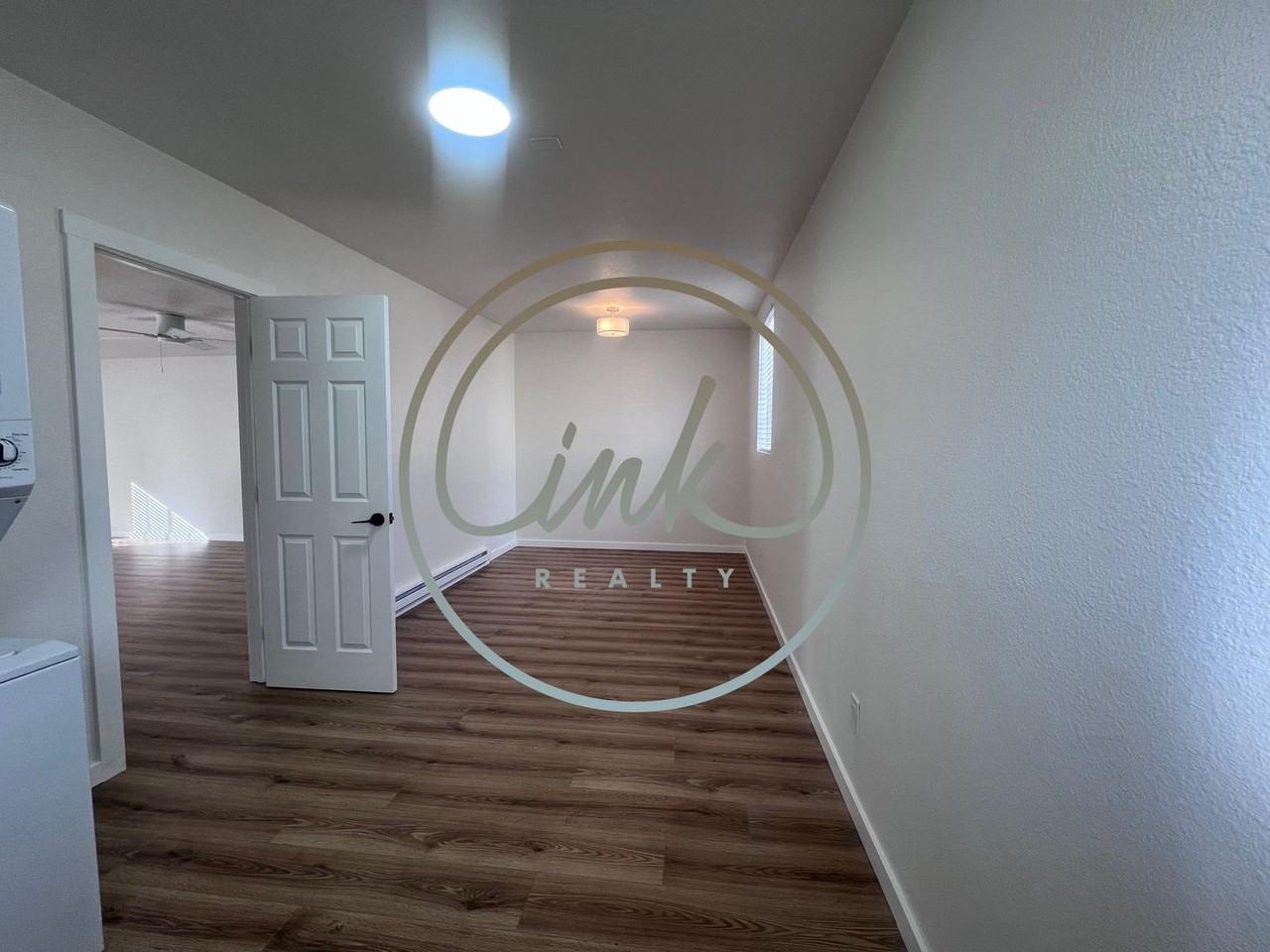 969 Riverview Dr - Photo 2 of 8