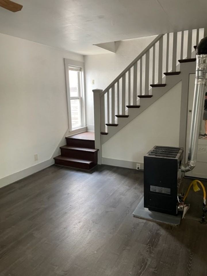 510 E 8th St - Photo 6 of 7