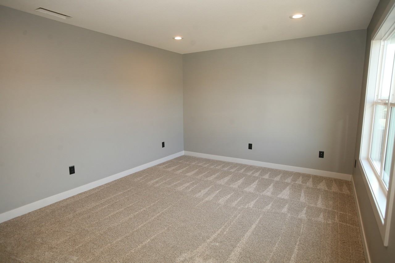 11820 Ridgeway Dr - Photo 2 of 8