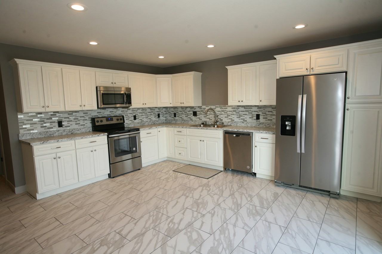 11820 Ridgeway Dr - Photo 4 of 8