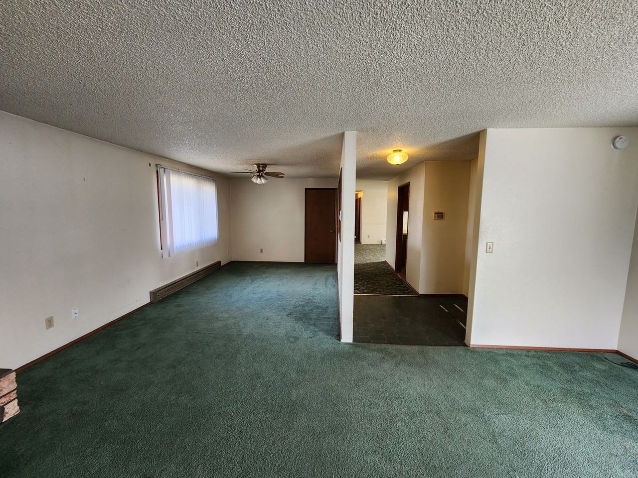 2412 Eureka Ave - Photo 6 of 20