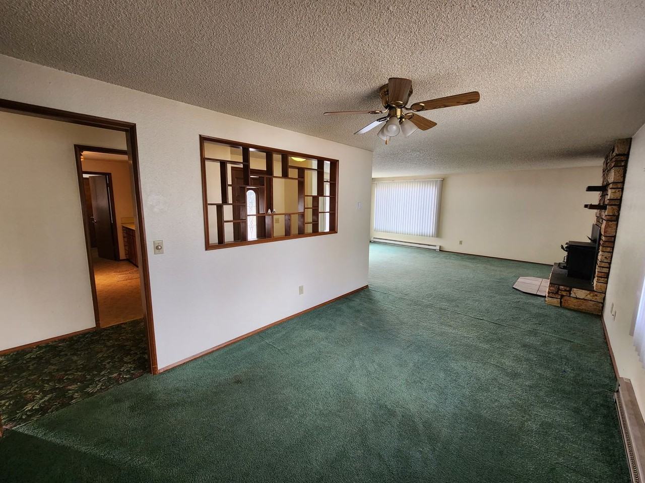 2412 Eureka Ave - Photo 7 of 20