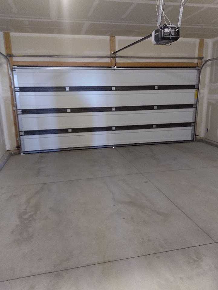 253 E 3100 N - Photo 3 of 16