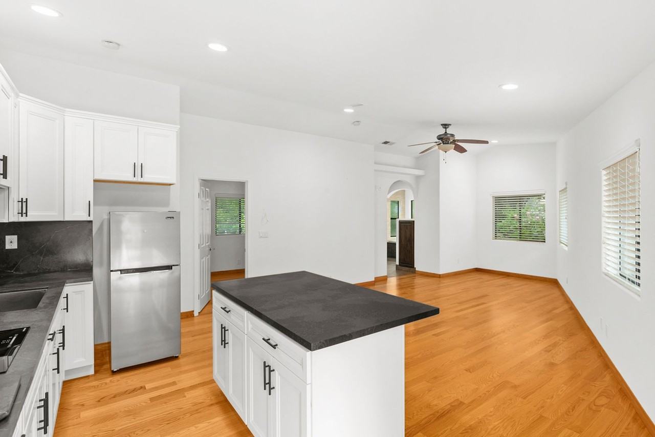 10694 Fuerte Dr - Photo 2 of 22