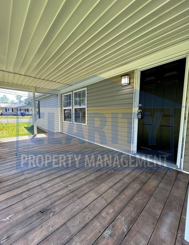 2498 Carroll Ave Se - Photo 5 of 20