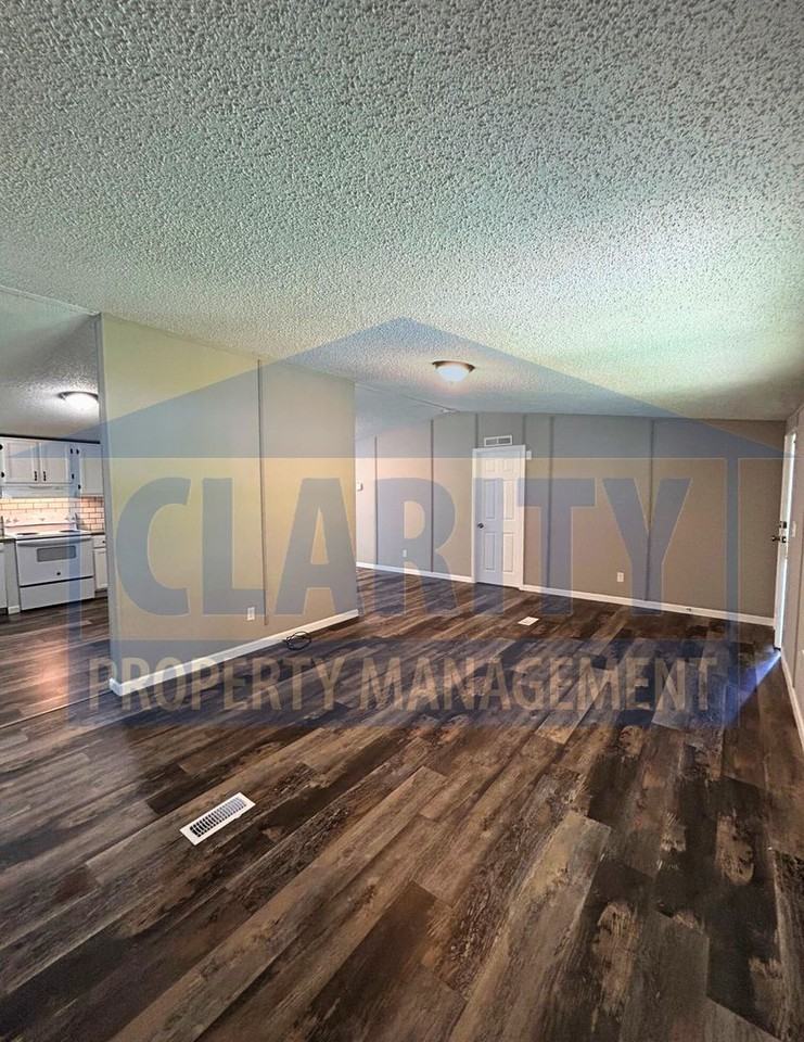 2498 Carroll Ave Se - Photo 7 of 20