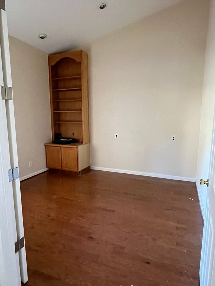 2605 Sage Ct - Photo 4 of 12