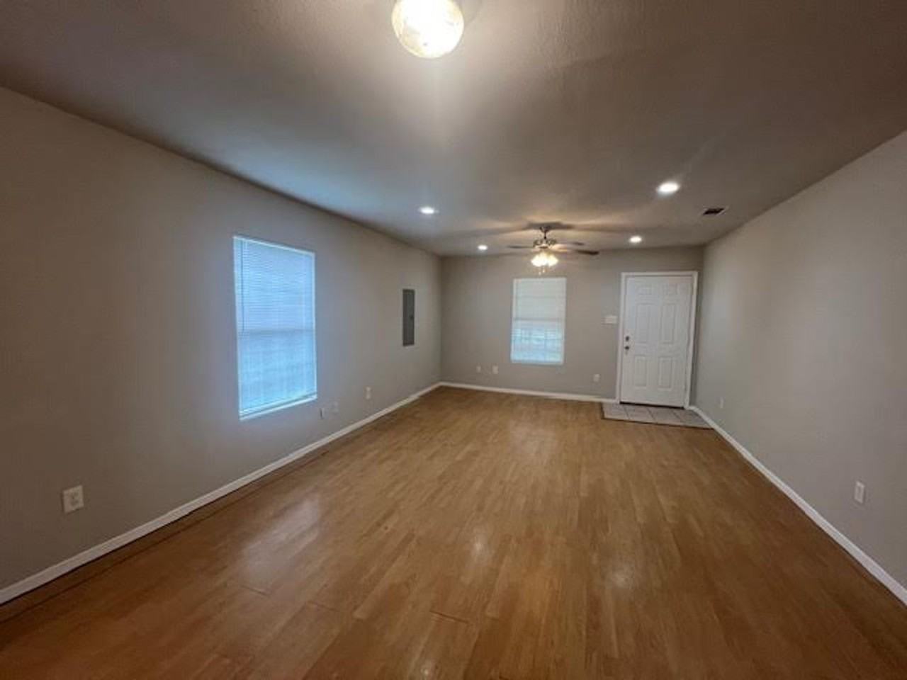 1321 E League St - Photo 3 of 17