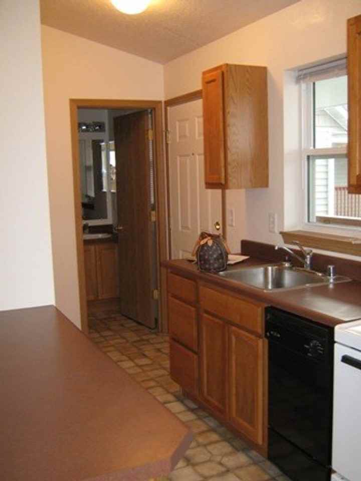 1101 N Russell St #301 - Photo 3 of 12