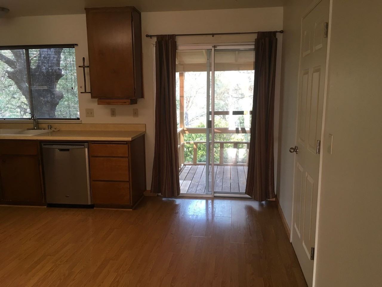 520 Saint Mark's Street - Photo 3 of 25