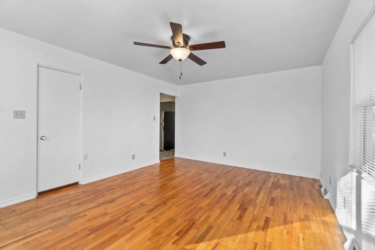 1137 Landgraf Dr - Photo 4 of 24