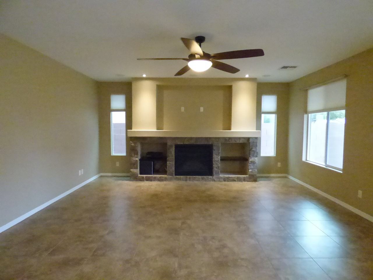 20737 W Valley View Dr - Photo 2 of 22