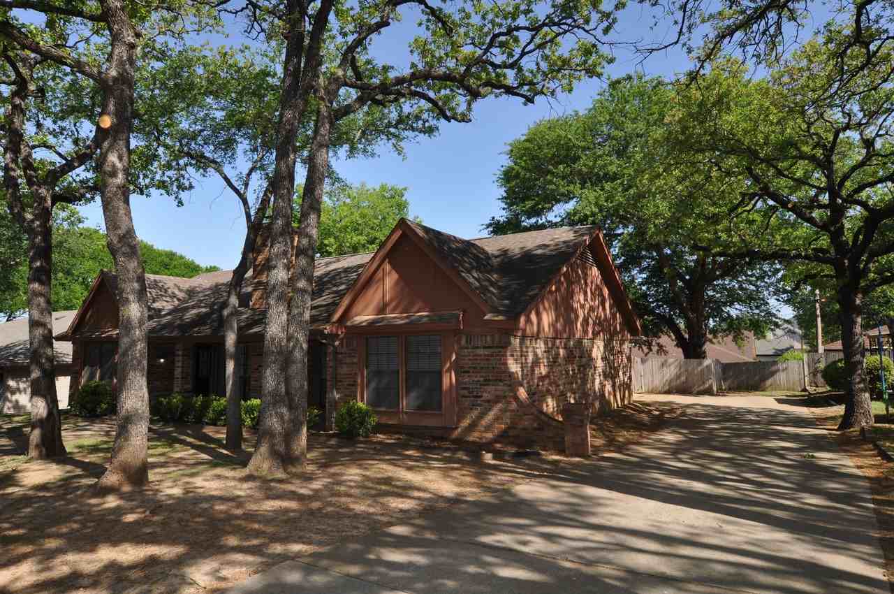 604 Stonehenge Dr - Photo 2 of 21