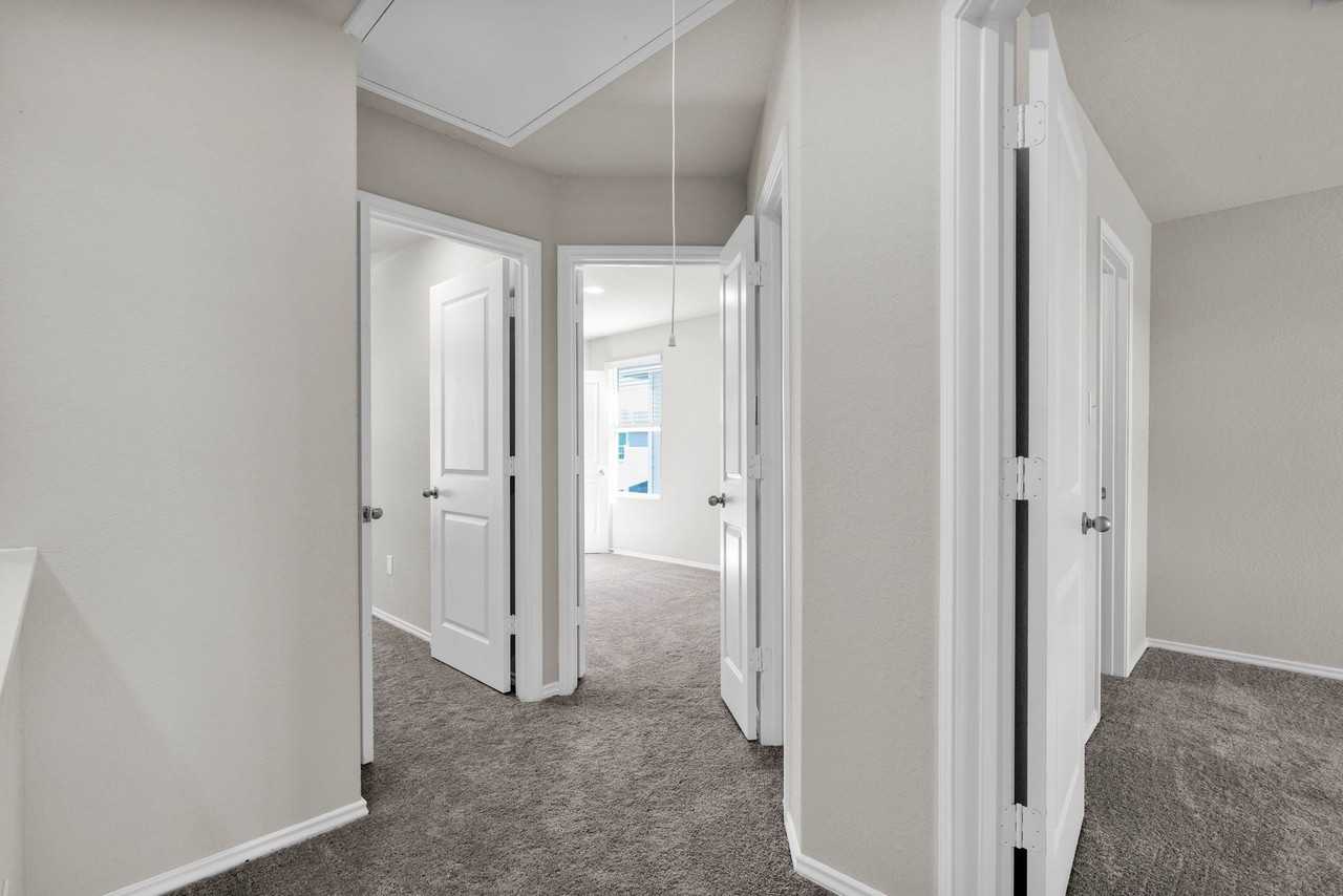 Converse Ridge - Photo 3 of 7