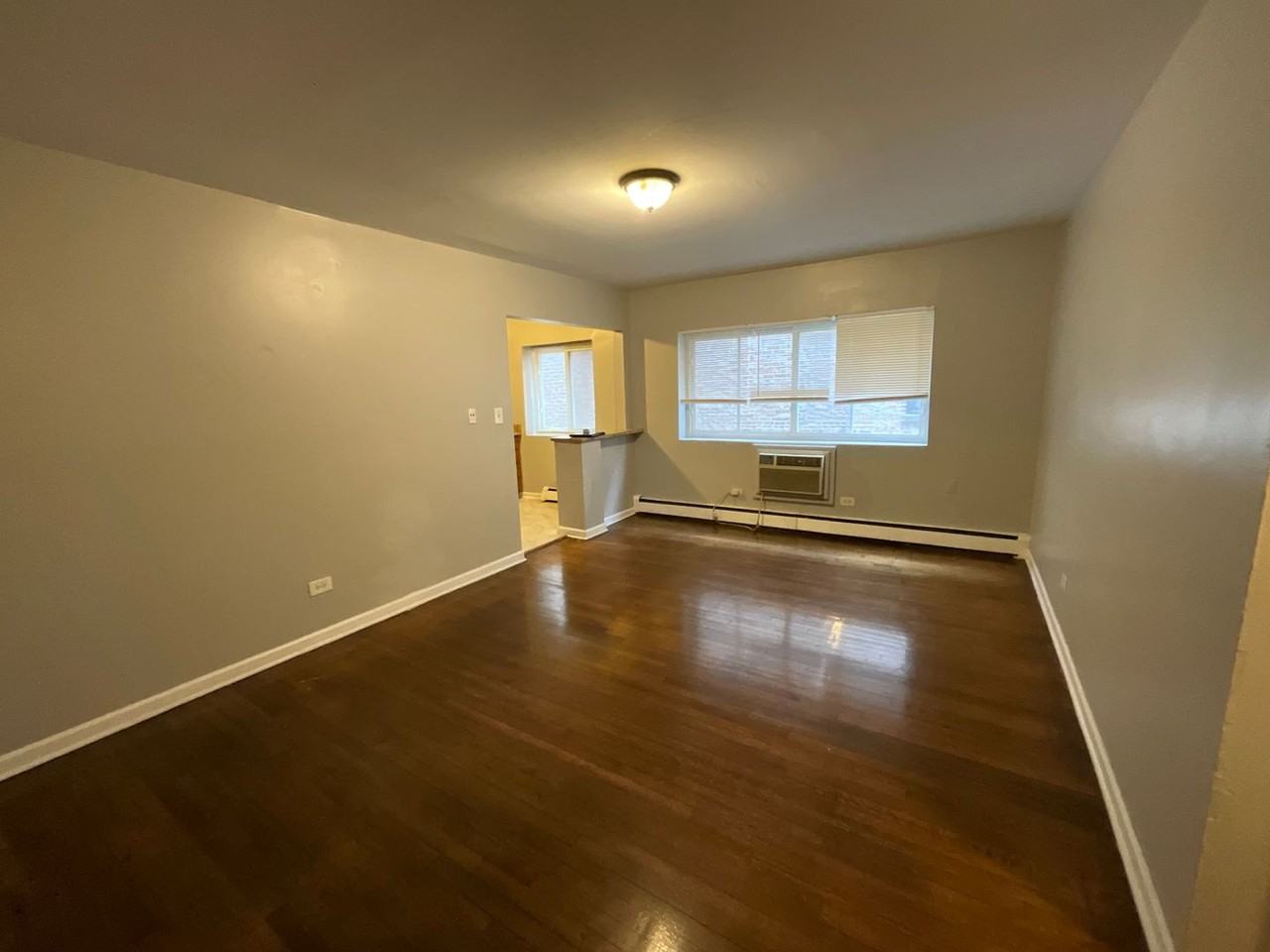 4725 S Michigan - Photo 3 of 10