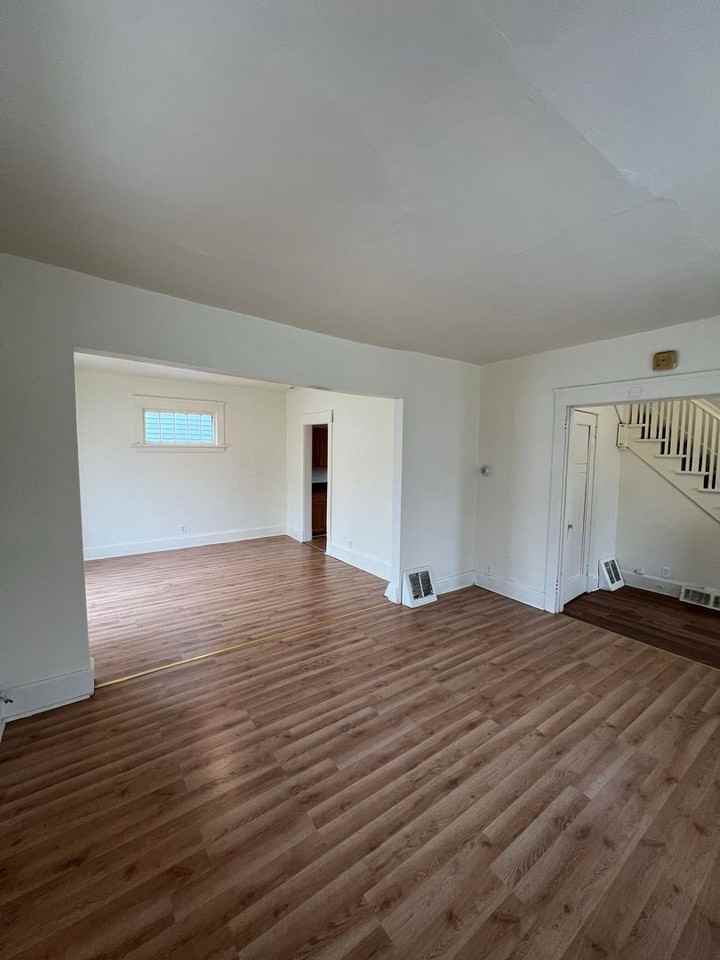 903 12th St - Photo 4 of 15