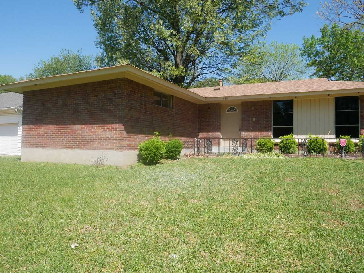 1416 Vicksburg Dr - Photo 4 of 22