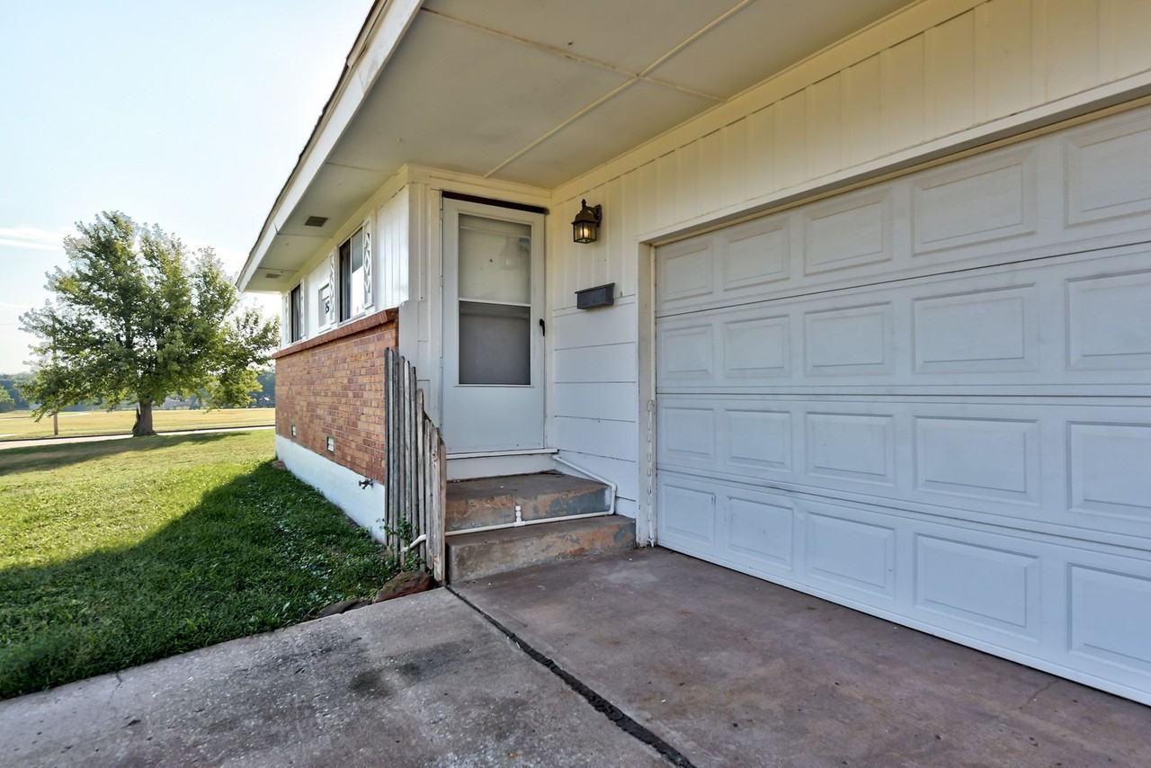 1528 Se 49th Ter - Photo 6 of 34