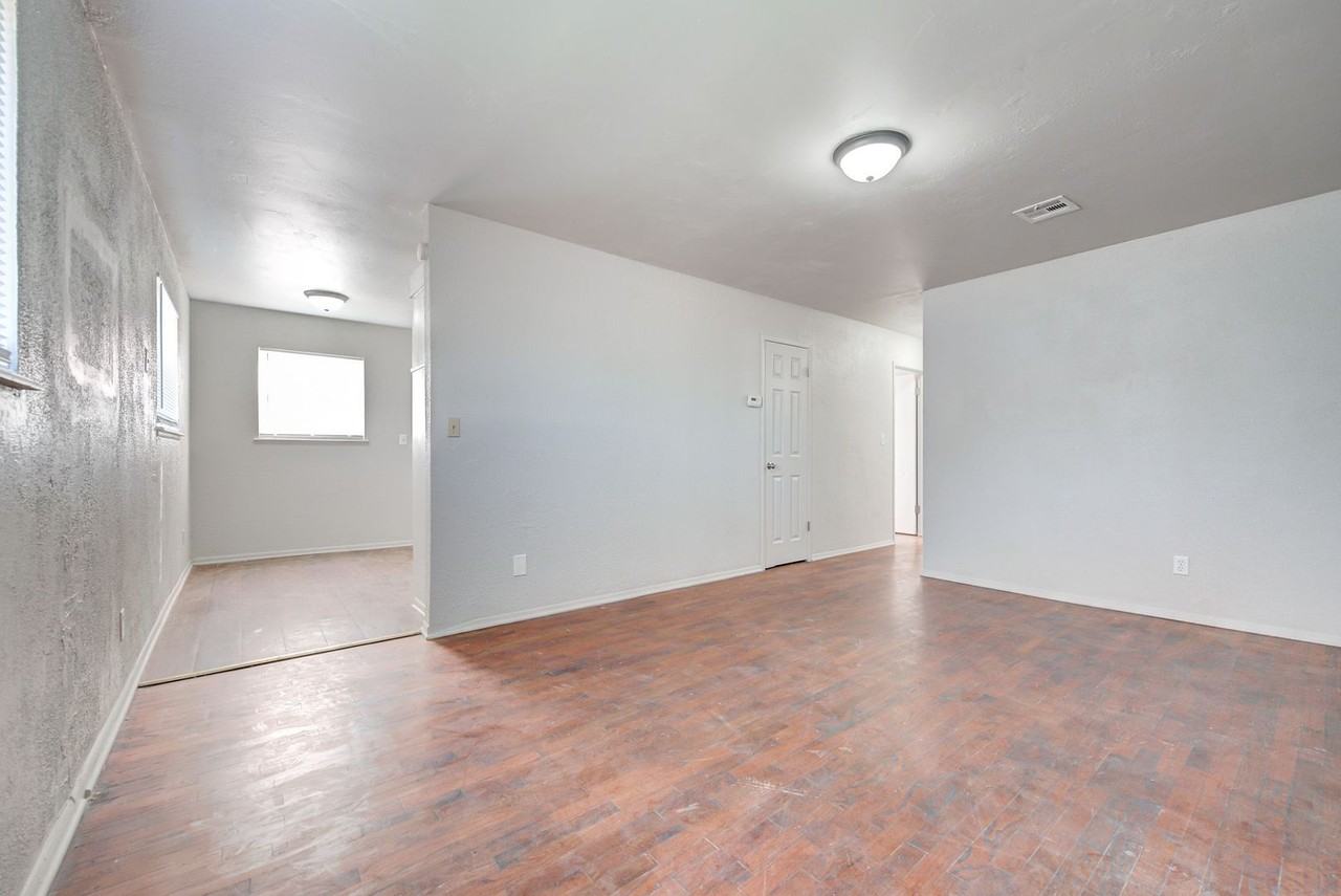 1528 Se 49th Ter - Photo 7 of 34