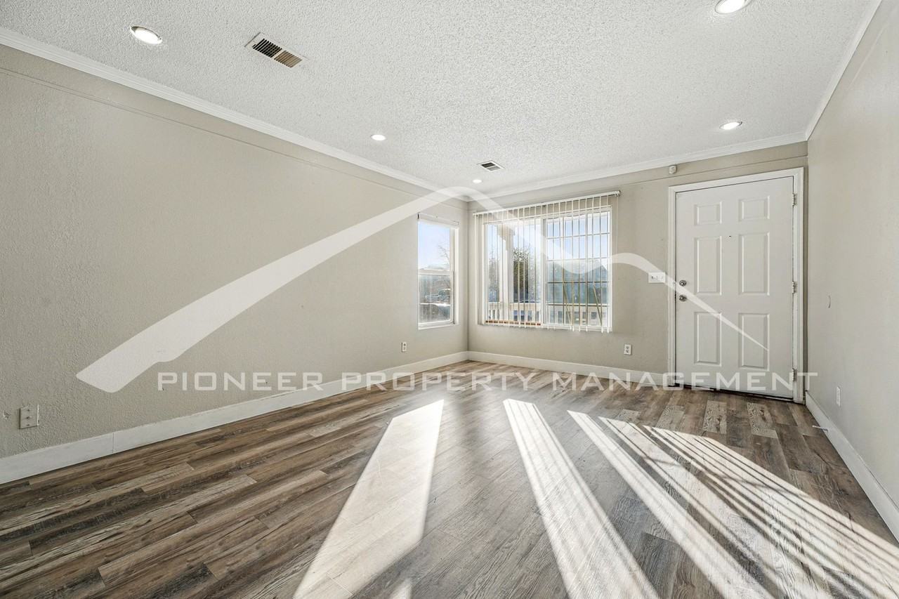 15666 E 51st Pl - Photo 2 of 21