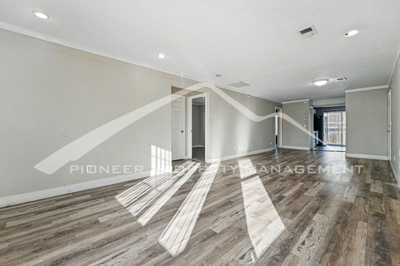 15666 E 51st Pl - Photo 3 of 21