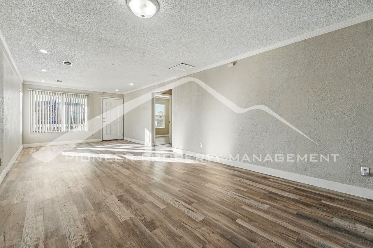 15666 E 51st Pl - Photo 6 of 21