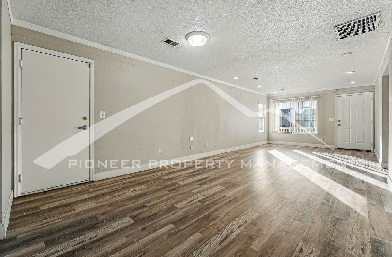15666 E 51st Pl - Photo 7 of 21