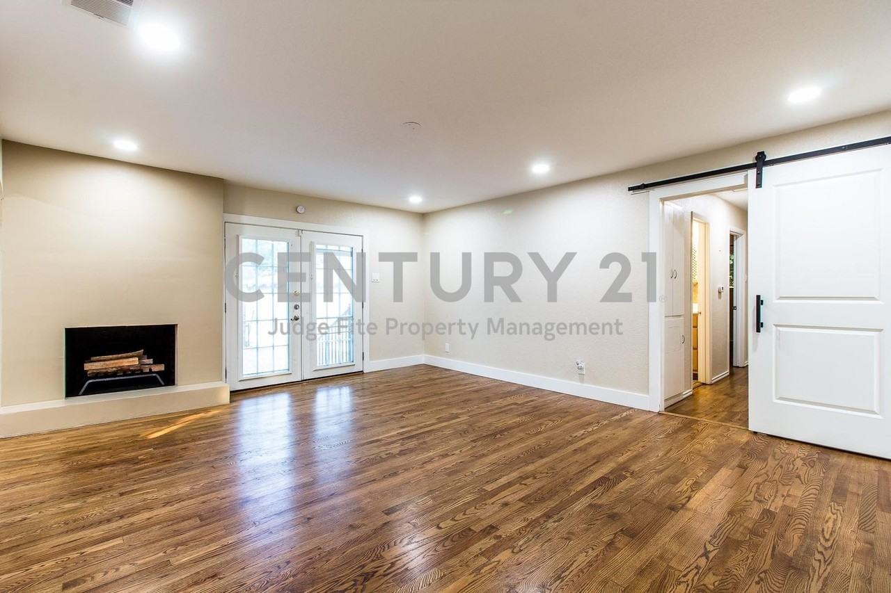 2441 Highland Rd - Photo 2 of 13