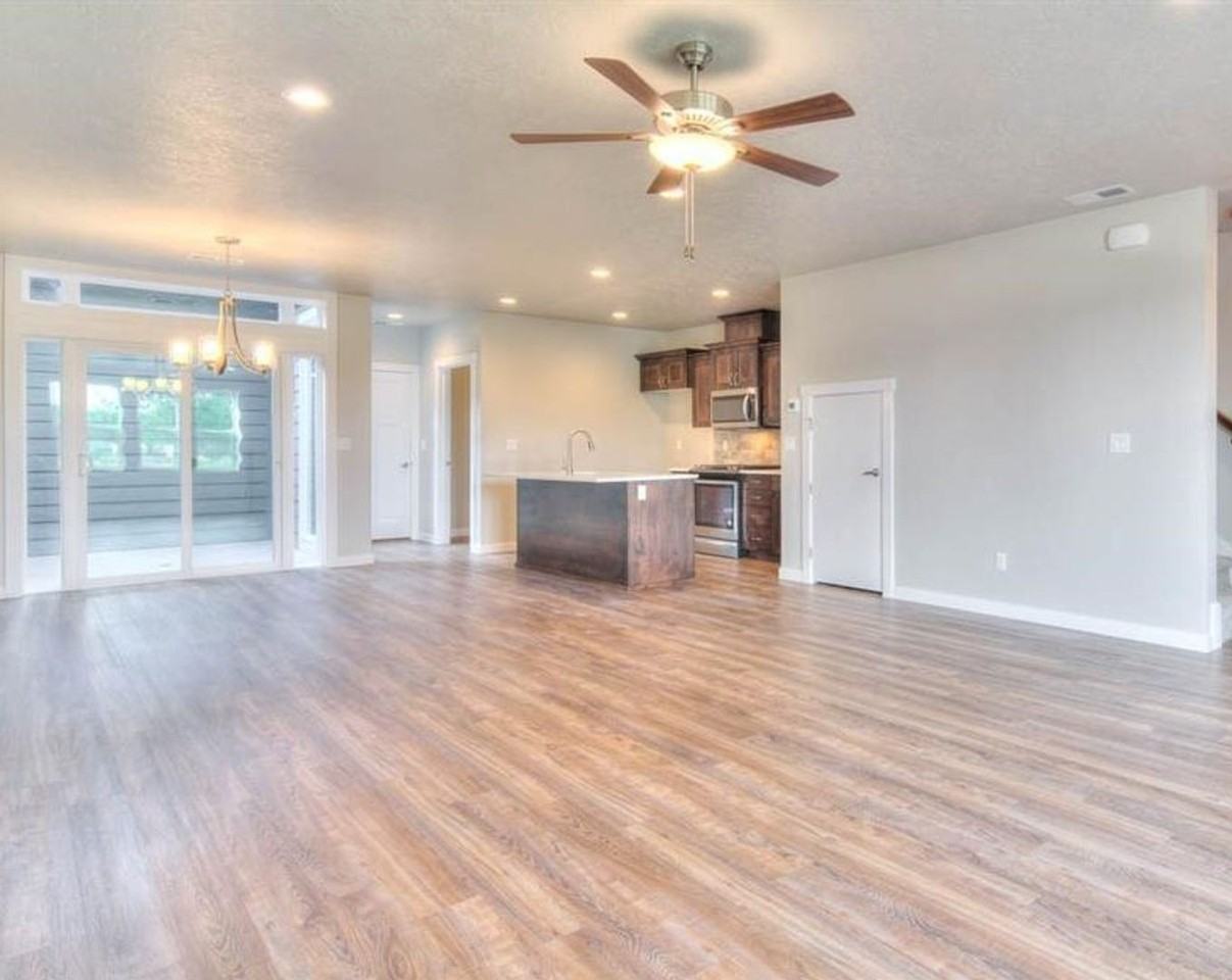 10299 W Carlton Bay Dr - Photo 3 of 7