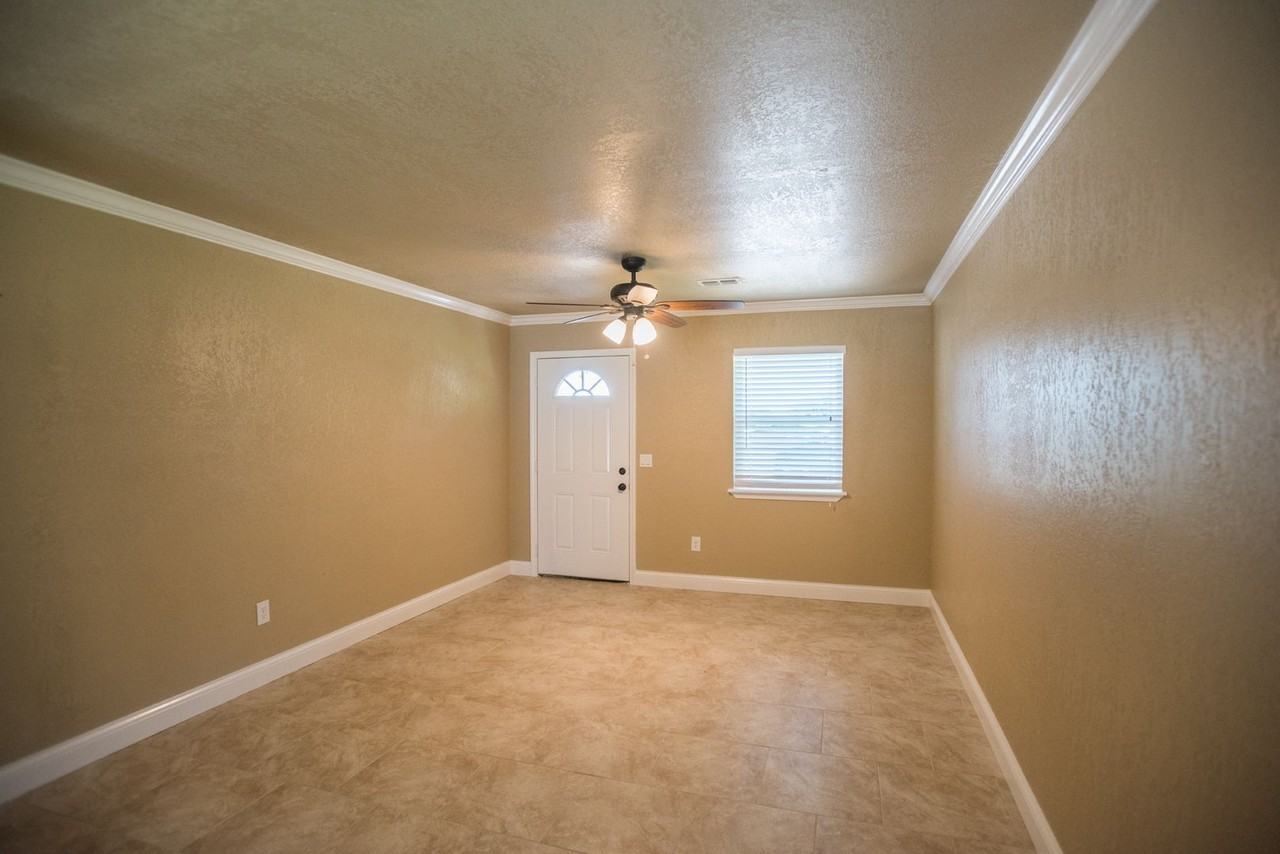 WINDWOOD LANE DUPLEXES - Photo 5 of 15