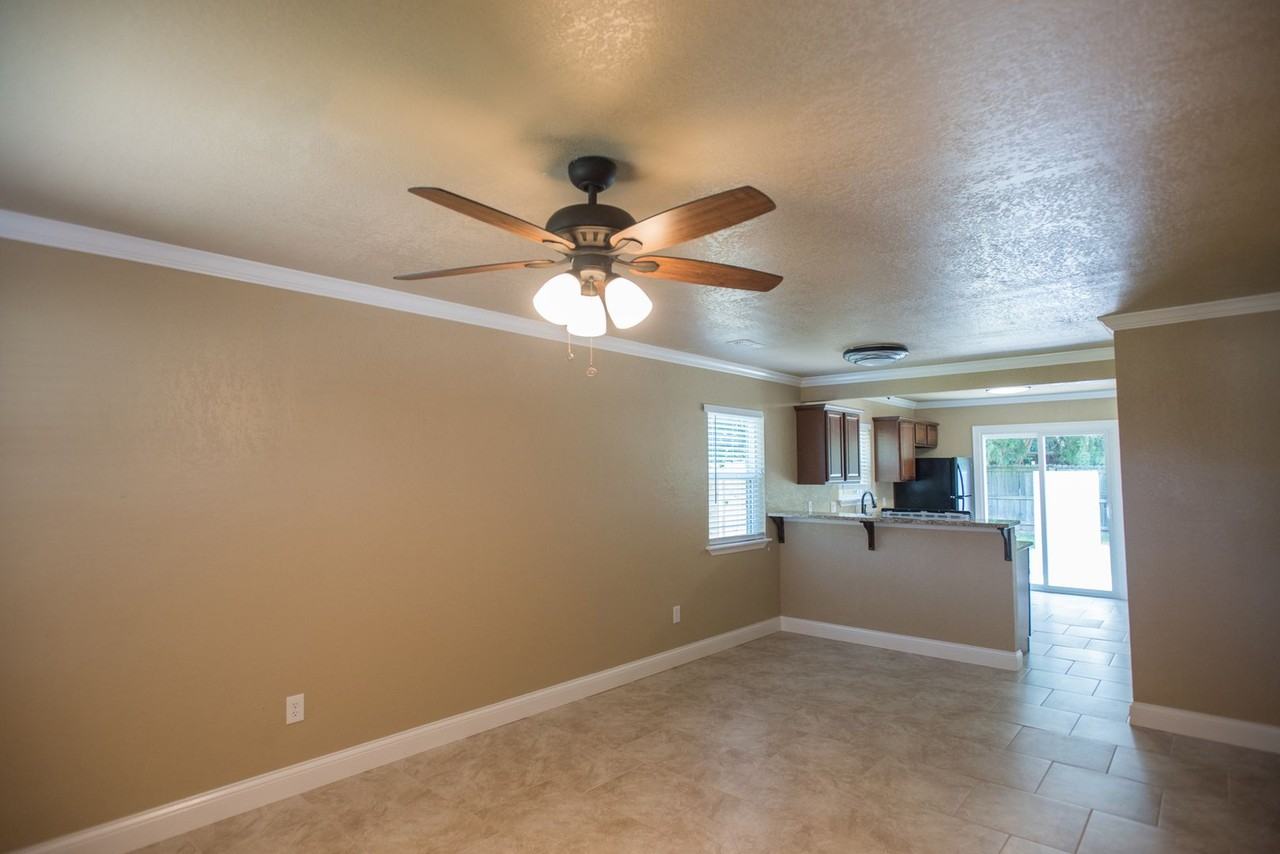 WINDWOOD LANE DUPLEXES - Photo 6 of 15