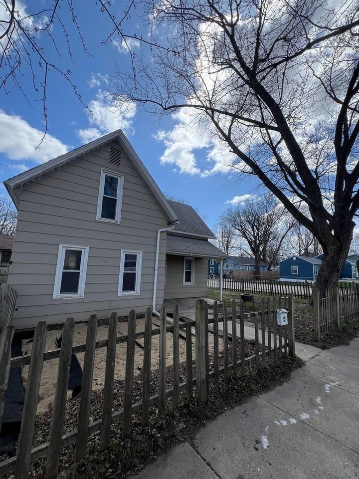 527 C St - Photo 2 of 13