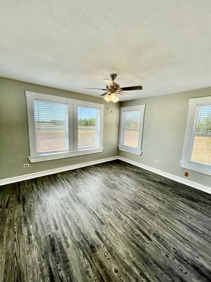 13253 China Spring Rd - Photo 6 of 11