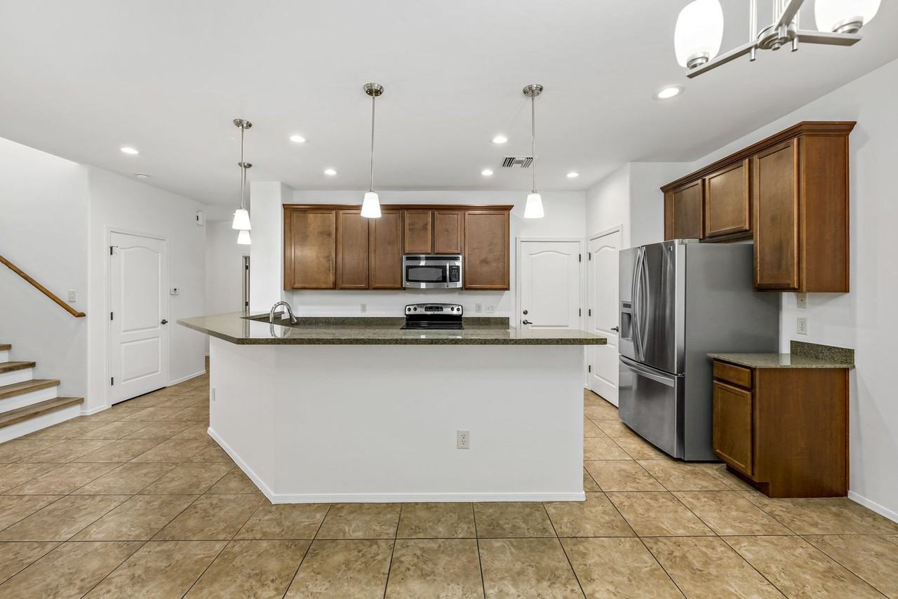 4261 N Golden Ridge Ln - Photo 5 of 44