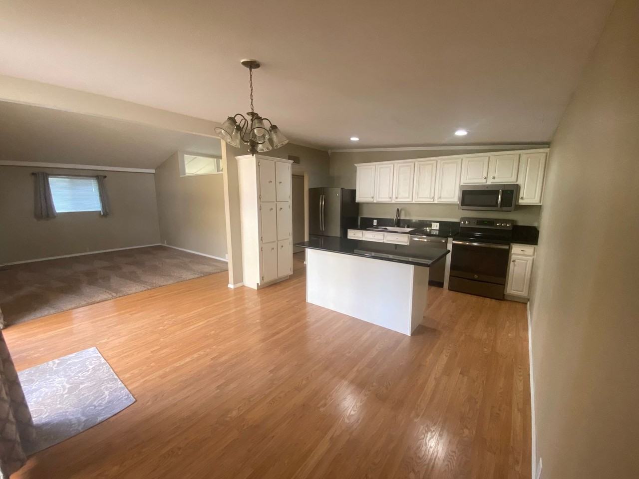 4937 Clear Cir - Photo 3 of 33